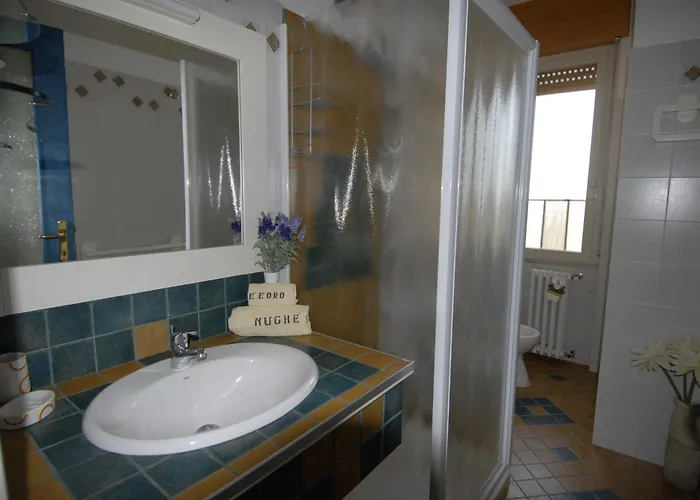 Couette-café Nughe 'e' Oro Nuoro (Sardinia)