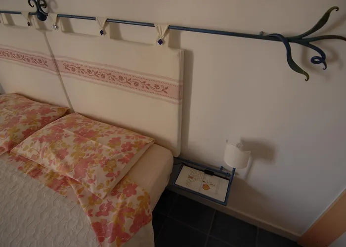 Nughe 'e' Oro Nuoro (Sardinia)