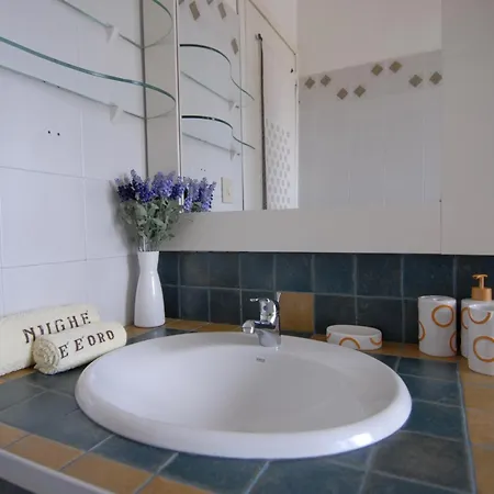 Nughe 'e' Oro نوورو